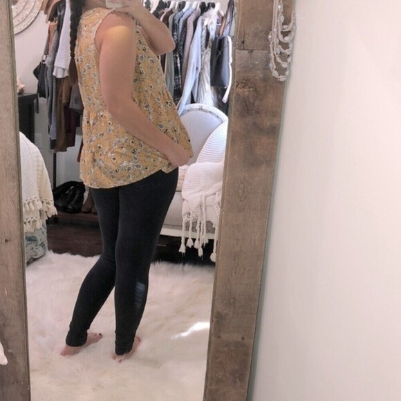 Entro size large mustard floral boho babydoll top - Picture 4 of 6